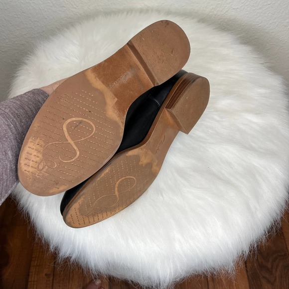 Clarks Taylor Shine Black Leather Chelsea Boot Size 8.5 - Picture 6 of 11